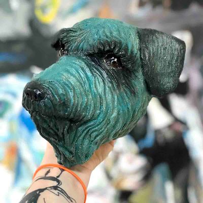 Hund, skulptur vegg 18x19 cm