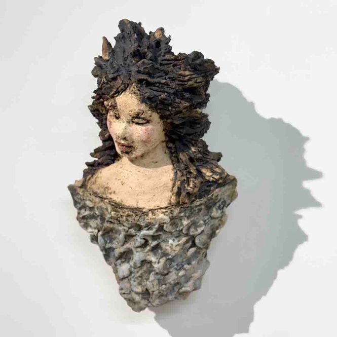Hovedbilde Karla, 35 x21 cm, skulptur til vegg