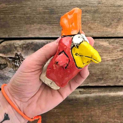 Rød pipp, 10 cm skulptur