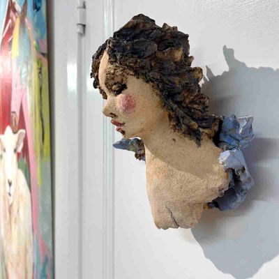 Josefine, 24 x25 cm, skulptur til vegg